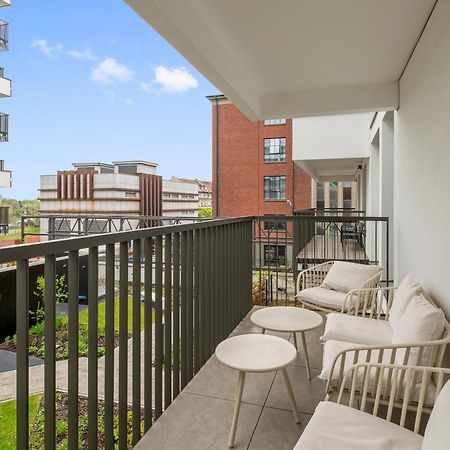 Doki Living - Foodhall & Parking By Downtown Apartments Гданск Екстериор снимка