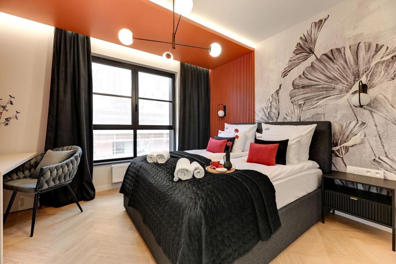 Doki Living - Foodhall & Parking By Downtown Apartments Гданск Екстериор снимка