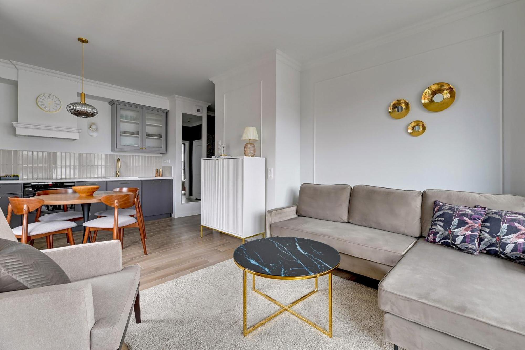 Doki Living - Foodhall & Parking By Downtown Apartments Гданск Екстериор снимка