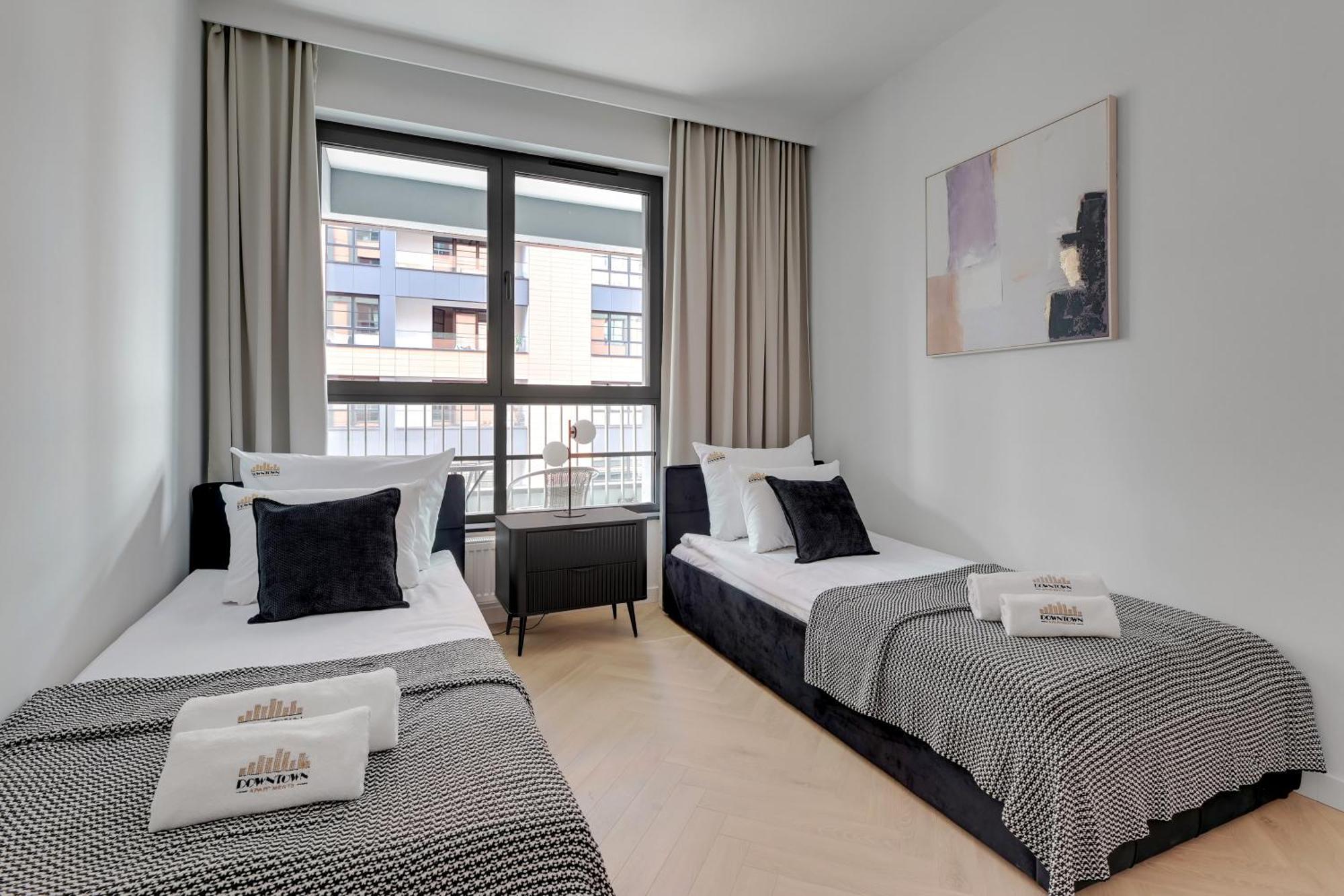 Doki Living - Foodhall & Parking By Downtown Apartments Гданск Екстериор снимка