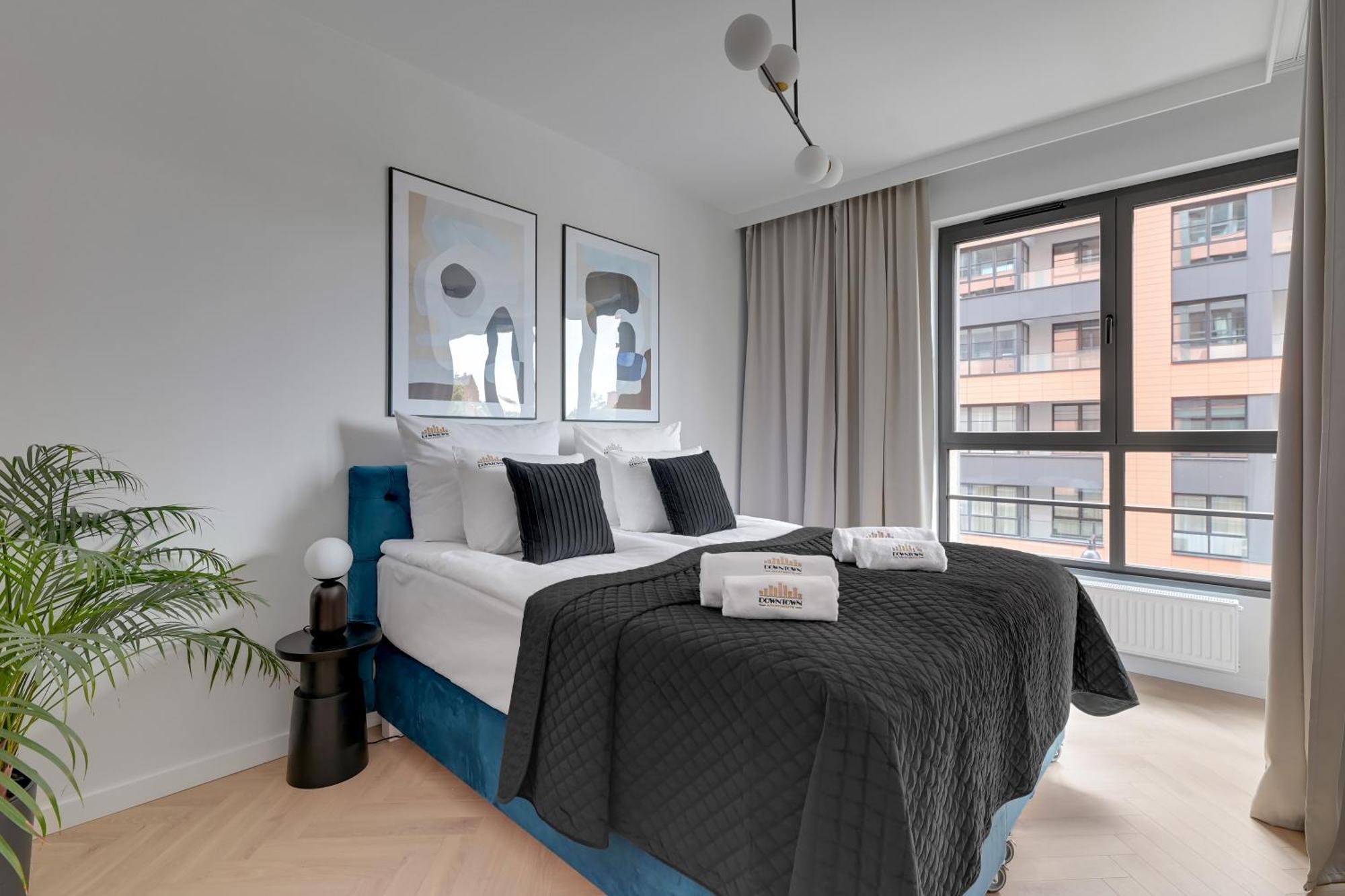 Doki Living - Foodhall & Parking By Downtown Apartments Гданск Екстериор снимка