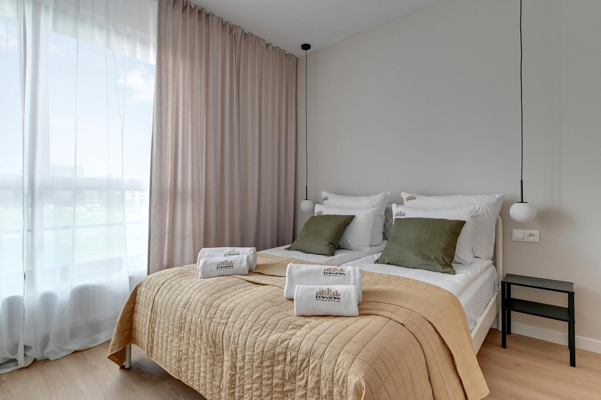 Doki Living - Foodhall & Parking By Downtown Apartments Гданск Екстериор снимка