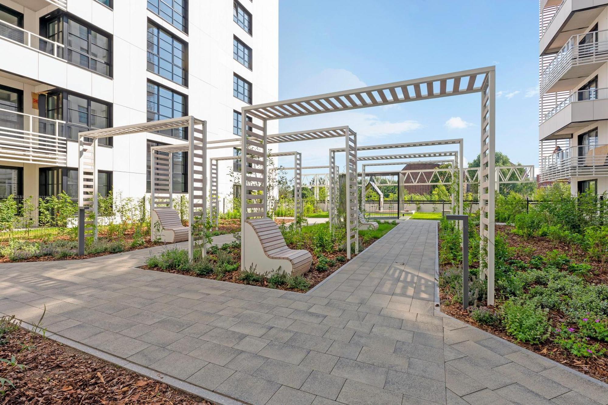 Doki Living - Foodhall & Parking By Downtown Apartments Гданск Екстериор снимка