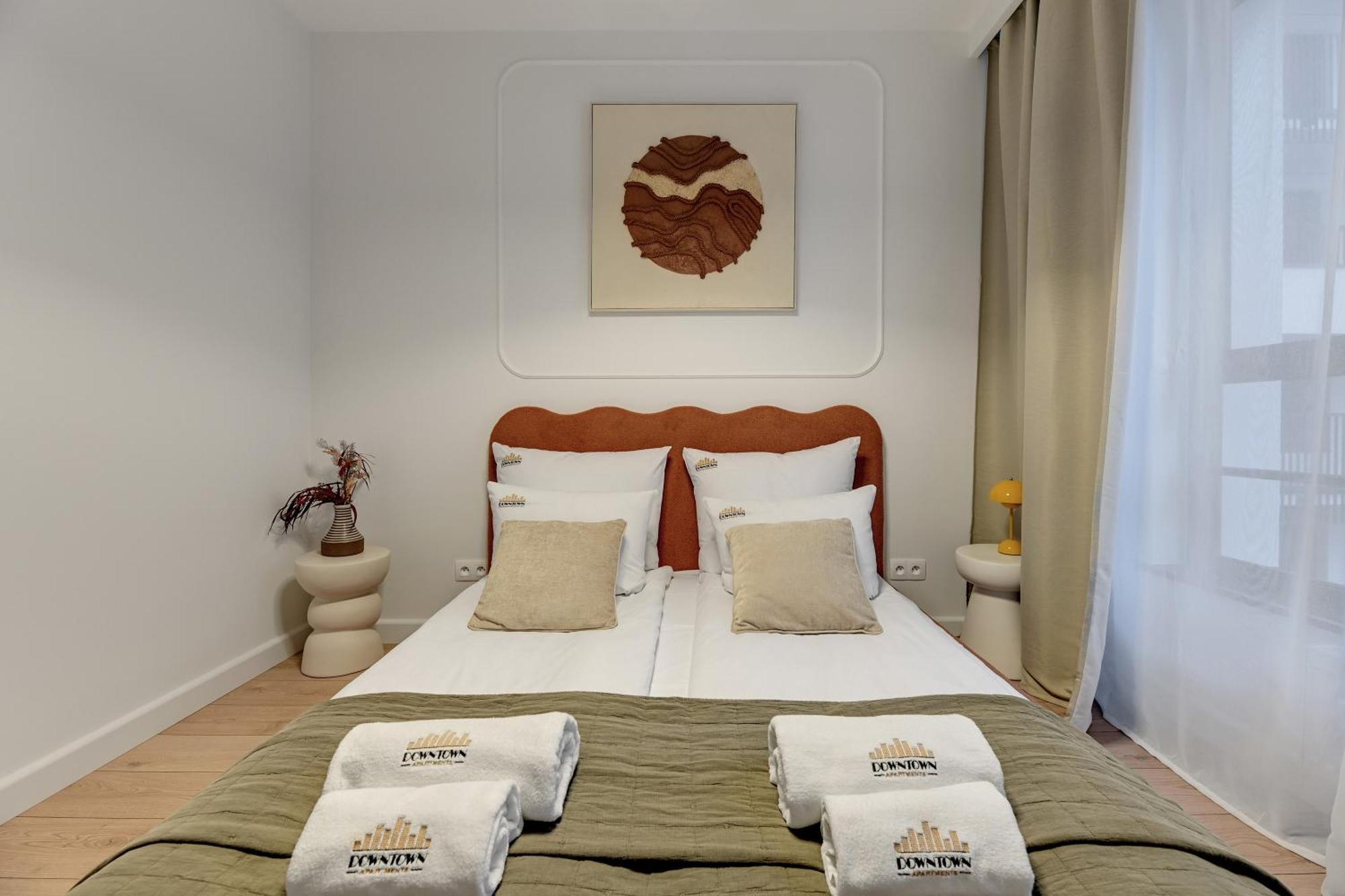 Doki Living - Foodhall & Parking By Downtown Apartments Гданск Екстериор снимка