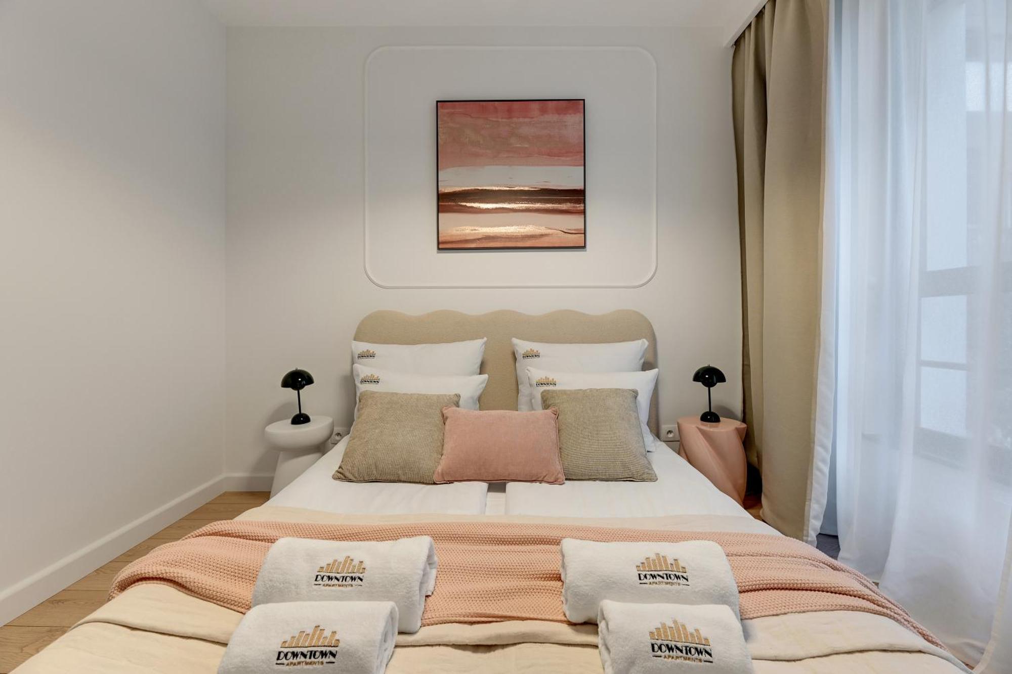 Doki Living - Foodhall & Parking By Downtown Apartments Гданск Екстериор снимка