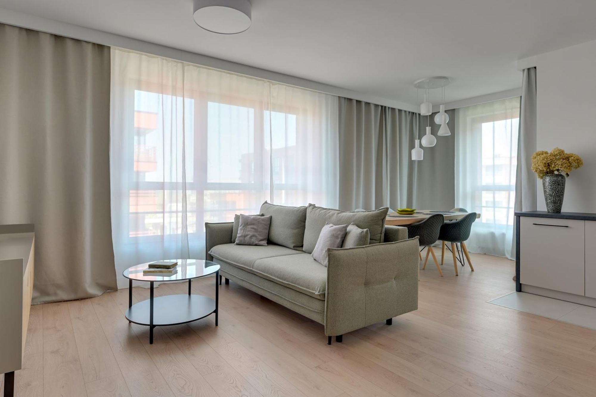 Doki Living - Foodhall & Parking By Downtown Apartments Гданск Екстериор снимка