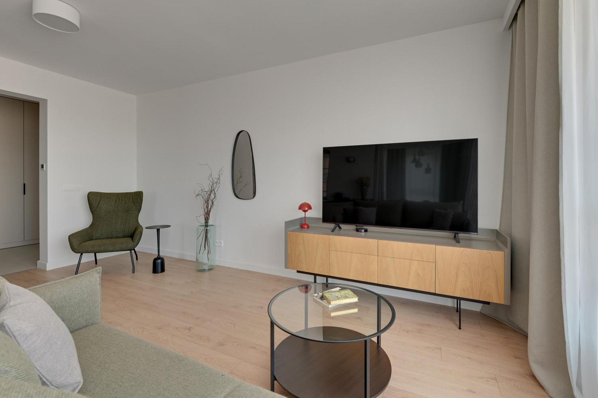 Doki Living - Foodhall & Parking By Downtown Apartments Гданск Екстериор снимка