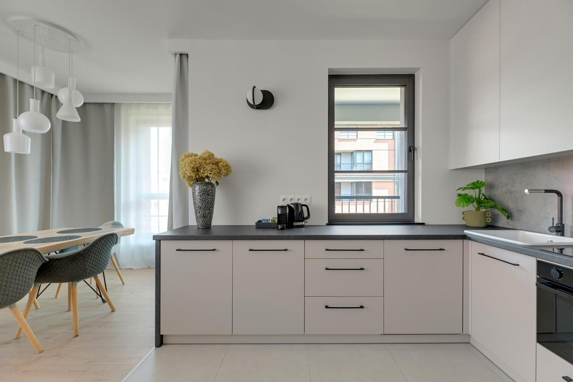 Doki Living - Foodhall & Parking By Downtown Apartments Гданск Екстериор снимка